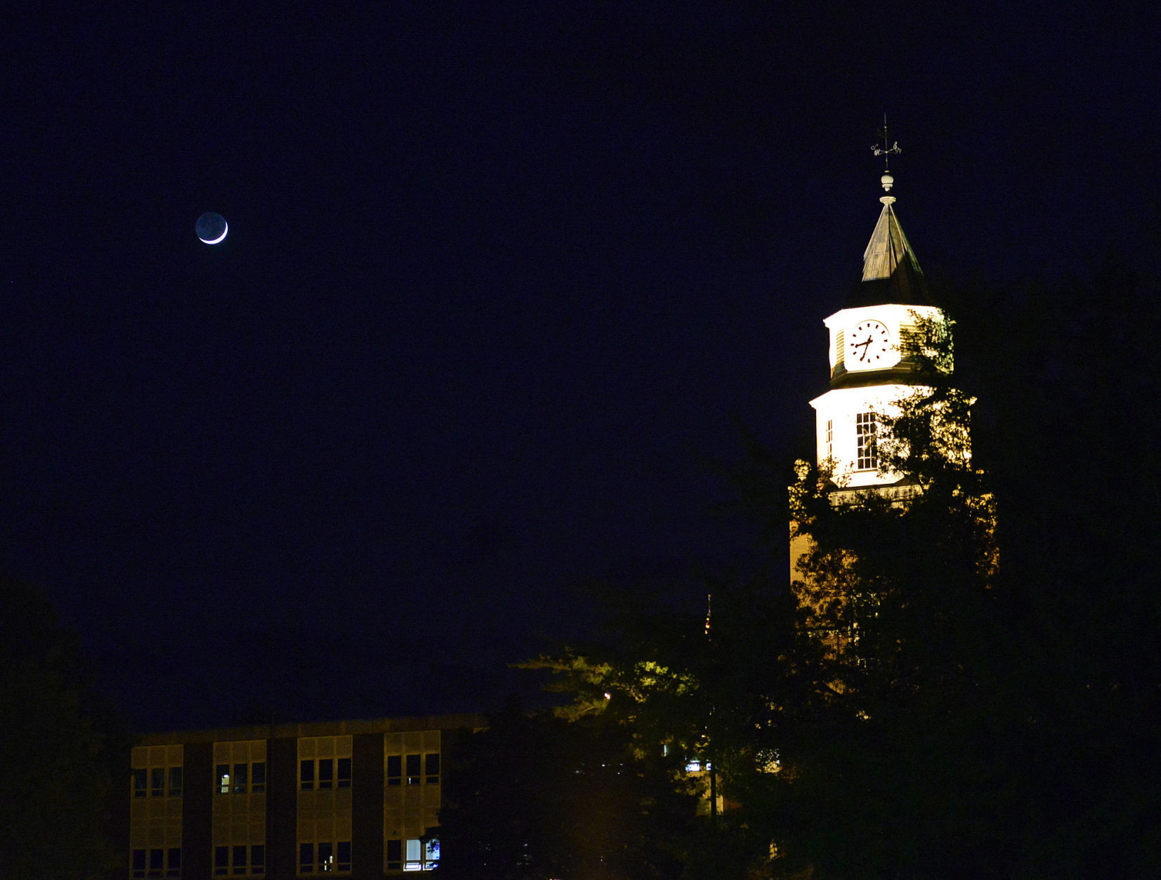 042615-nws-outtakes-moon.jpg